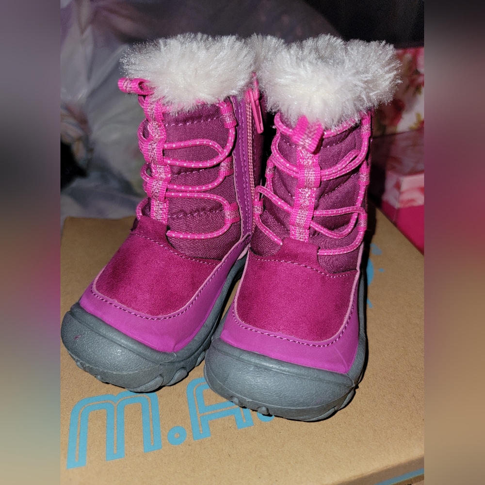 M.A.P Girls Pink and Grey Faux Fur Snow Boots Size 5M